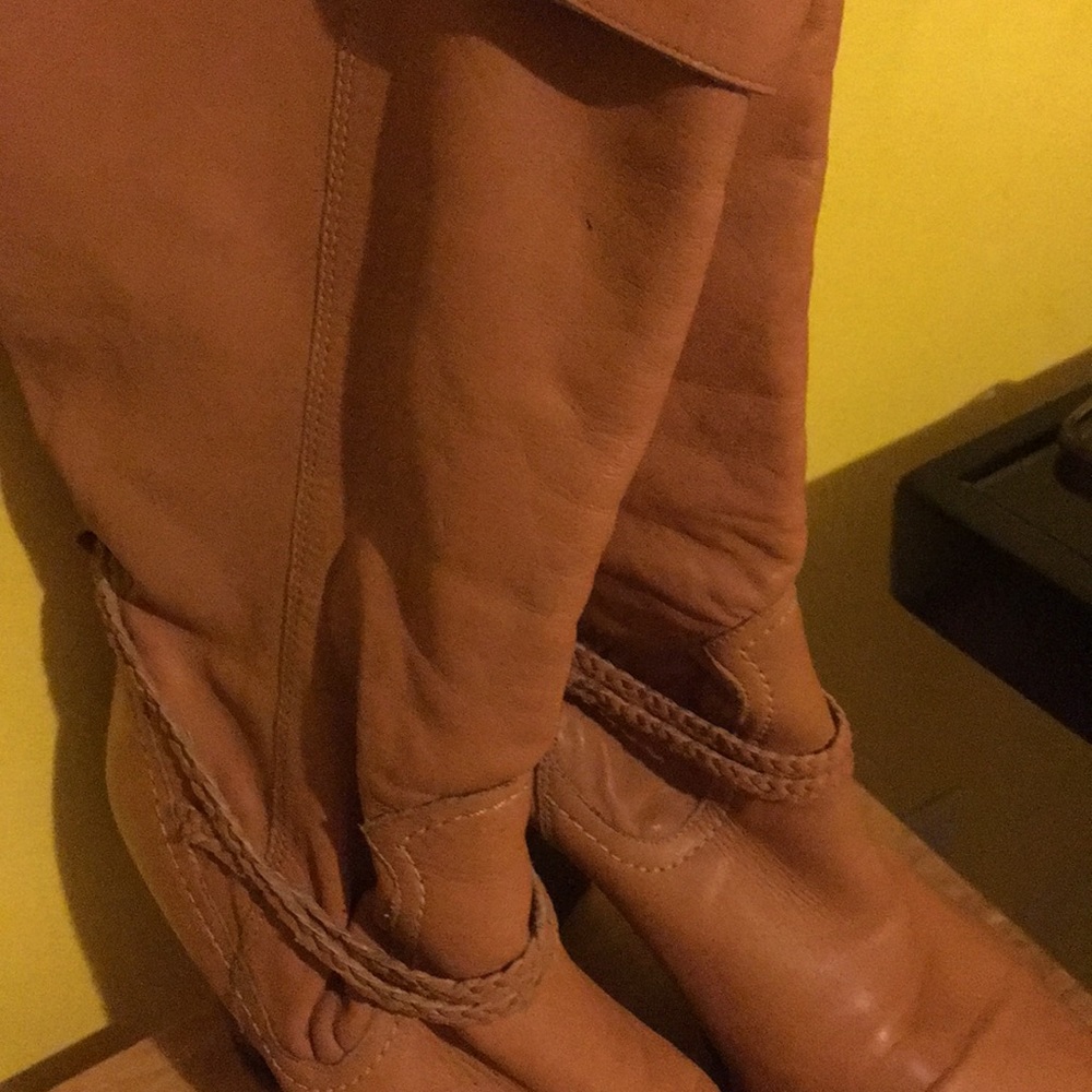 Pair of leather. Boots don’t have tag.never used